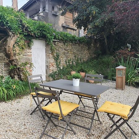 Bed and Breakfast Les 5 Escales Parthenay Exterior foto
