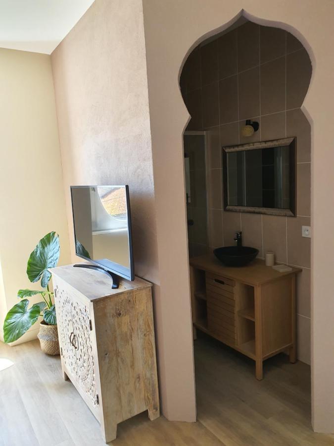 Bed and Breakfast Les 5 Escales Parthenay Exterior foto