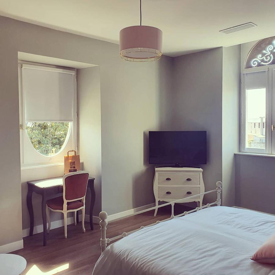 Bed and Breakfast Les 5 Escales Parthenay Exterior foto