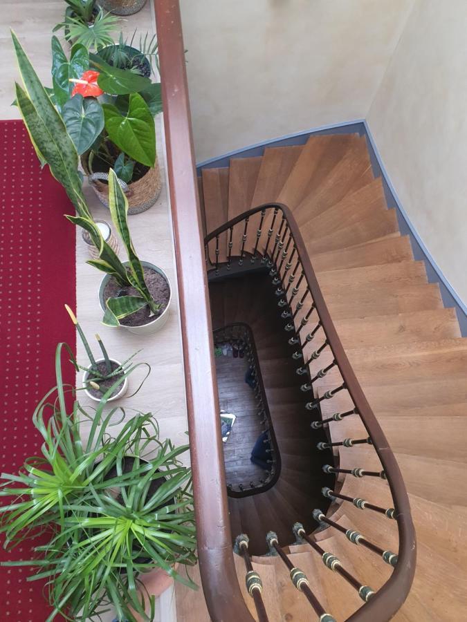 Bed and Breakfast Les 5 Escales Parthenay Exterior foto