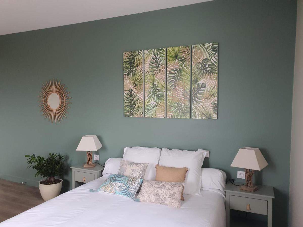 Bed and Breakfast Les 5 Escales Parthenay Exterior foto