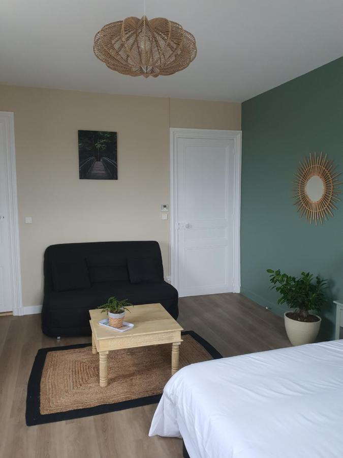 Bed and Breakfast Les 5 Escales Parthenay Exterior foto