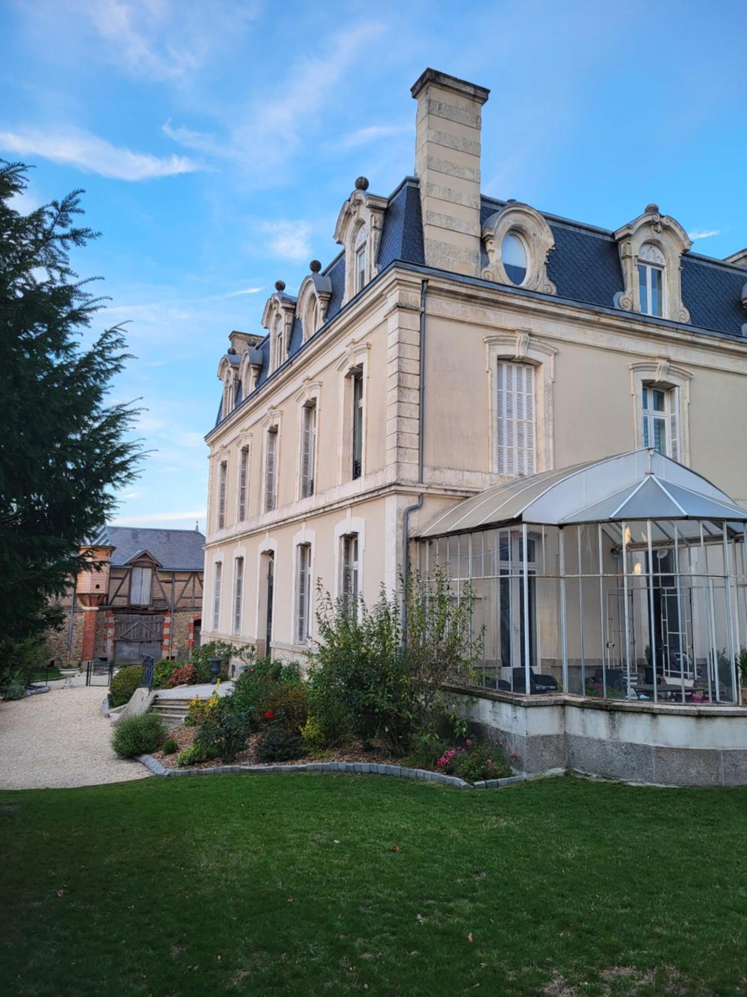 Bed and Breakfast Les 5 Escales Parthenay Exterior foto