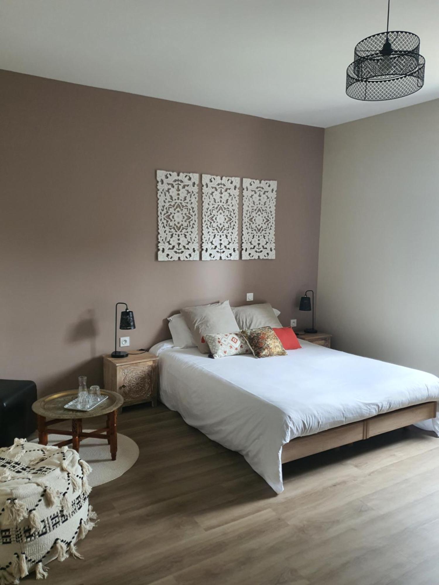 Bed and Breakfast Les 5 Escales Parthenay Exterior foto